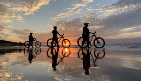 Camel Cycle Club / TRAIL ON (Tottori Sand Dunes Fat Bike) — bike rental in Tottori