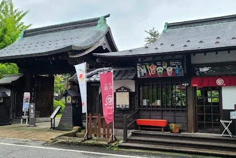 Earl Uesugi Residence (Hakushakutei) electric bicycle rental — bike rental in Yonezawa