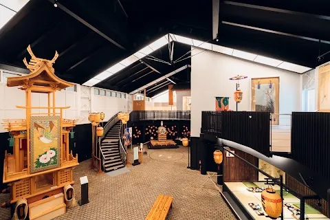 Hida Furukawa Festival Exhibition Hall (Matsuri Kaikan) Cross Bike Rental — bike rental in Hida (Furukawa)