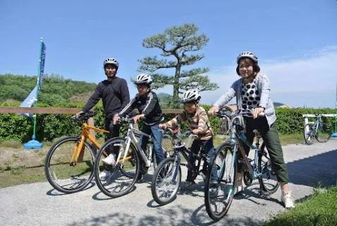 Tobishima Kaido Rental Cycle (Kajigahama) — bike rental in Kure