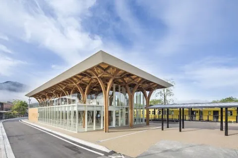 Yufu City Tourist Information Center (Yufuin Rental Cycle) — bike rental in Yufuin